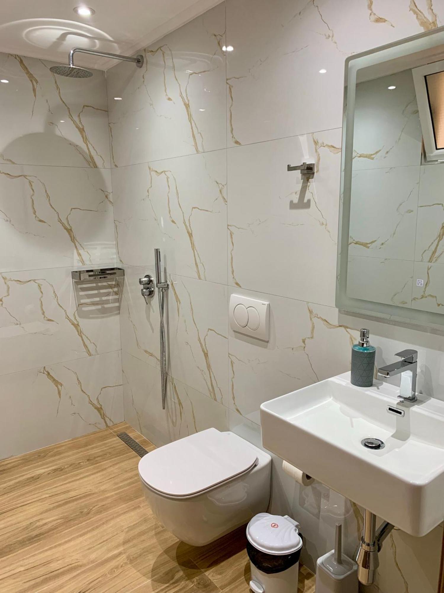 Maxus Apts Saranda Kültér fotó